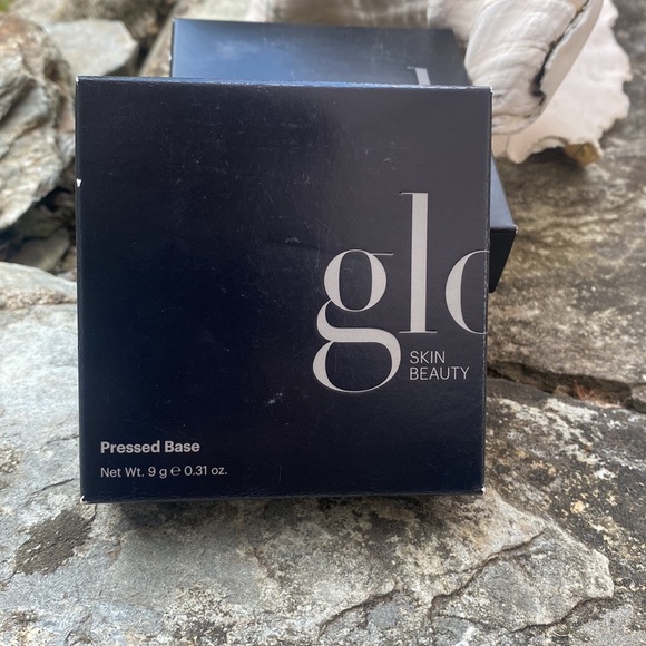 NWT Glo Skin Beauty Pressed Foundation - Picture 10 of 10